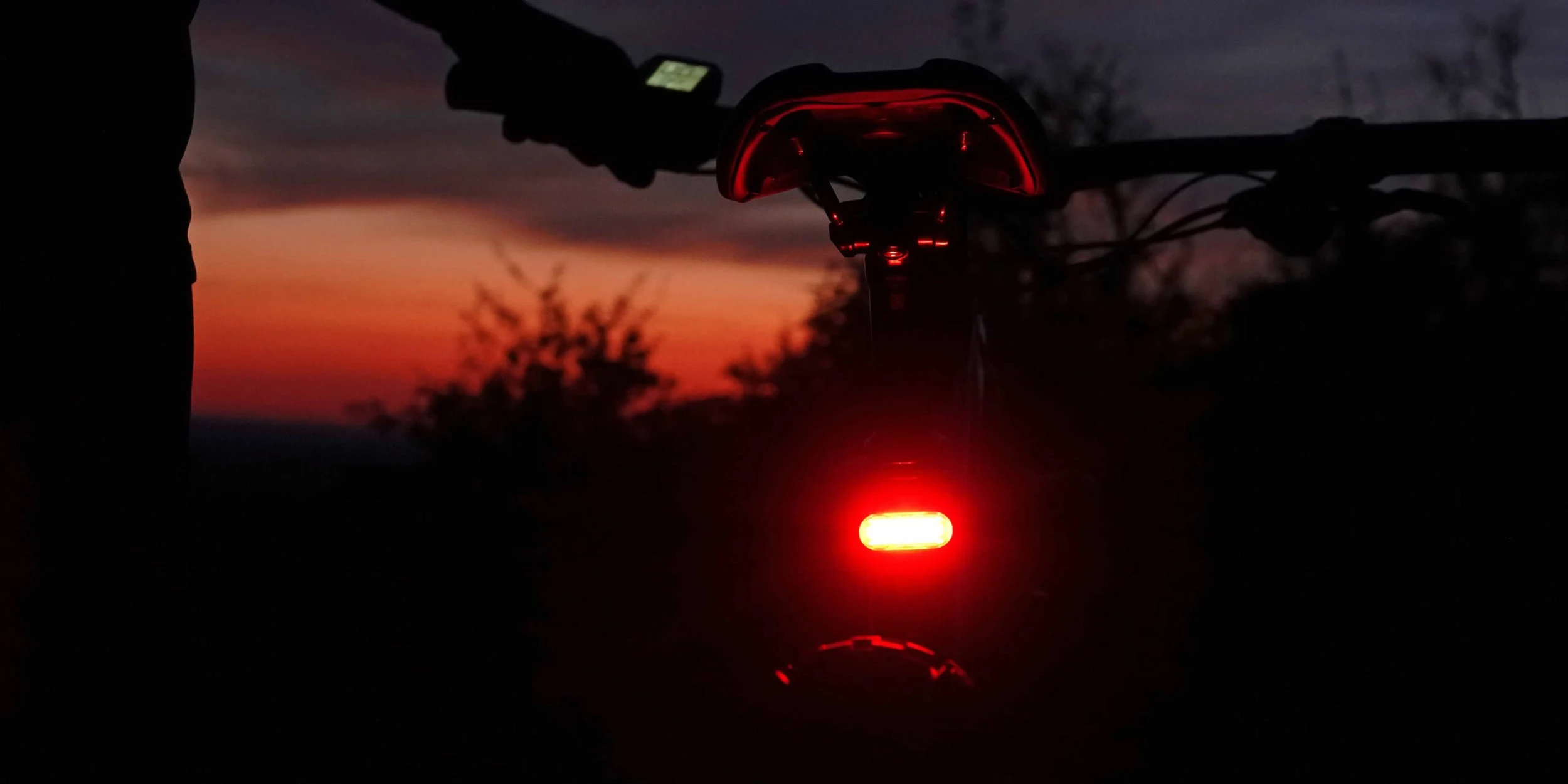 Lupine - Feu Arrière C14 Pour Vélo électrique (montage Sur Tige De Selle) 6 Lupine - Feu Arrière C14 Pour Vélo électrique (montage Sur Tige De Selle) – Image 4