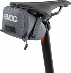 Evoc - Sacoche De Selle "Tour" 1L -VTT Soldes evoc sacoche de selle tour 1 l positionnee 3840x2160